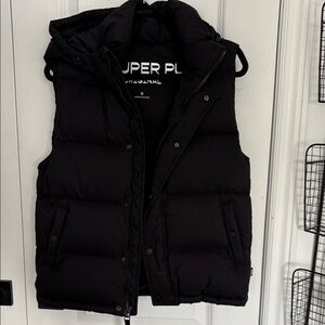 Aritzia The Super Puff original Vest